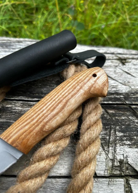 Нож "Сокол" 95х18 рукоять ясень Нож "Сокол" 95х18 рукоять ясень