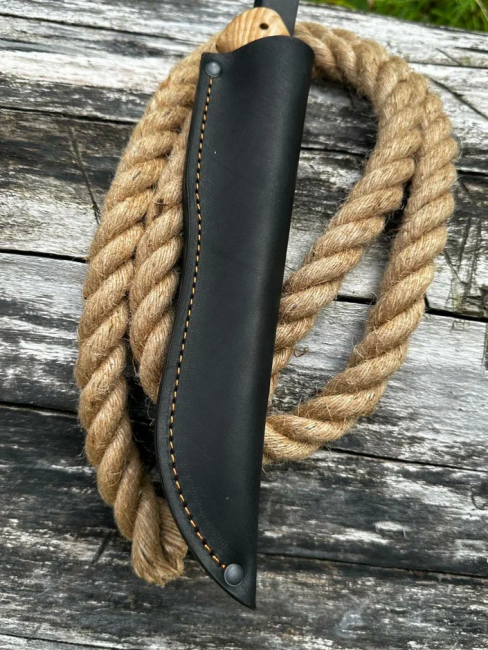 Нож "Сокол" х12мф рукоять ясень Нож "Сокол" х12мф рукоять ясень